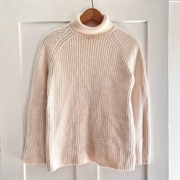 Aritzia Merino Wool Knit Turtleneck - Picture 4 of 10